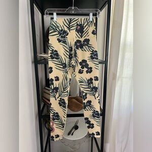 Beyond yoga women’s floral leggings